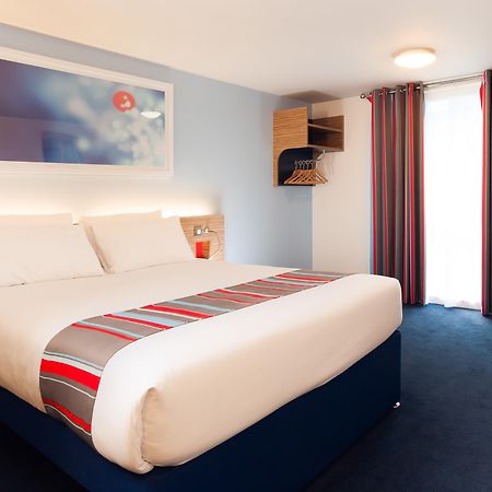 Ibis Budget London Heathrow T5 Slough Exterior foto