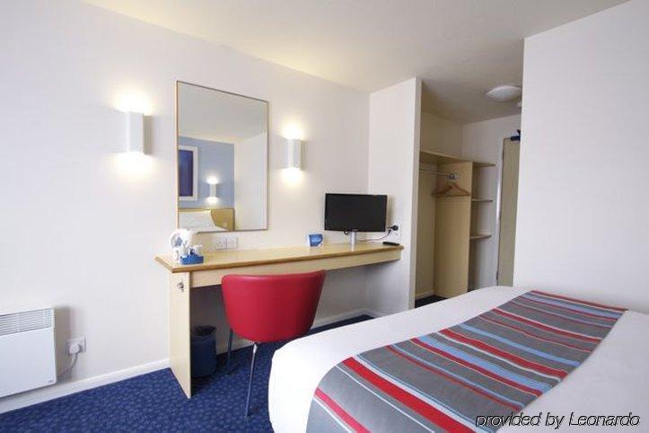 Ibis Budget London Heathrow T5 Slough Exterior foto