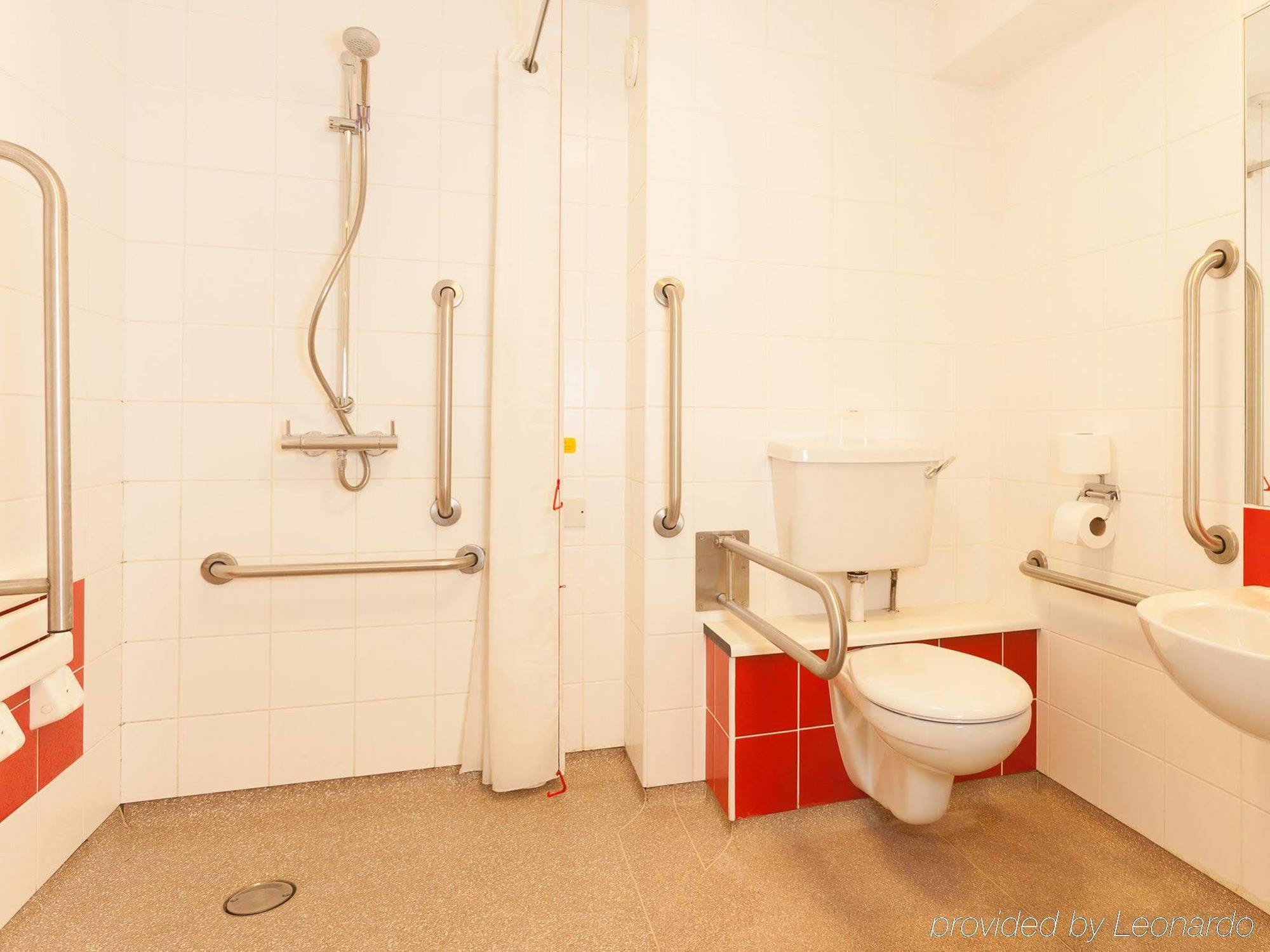 Ibis Budget London Heathrow T5 Slough Exterior foto