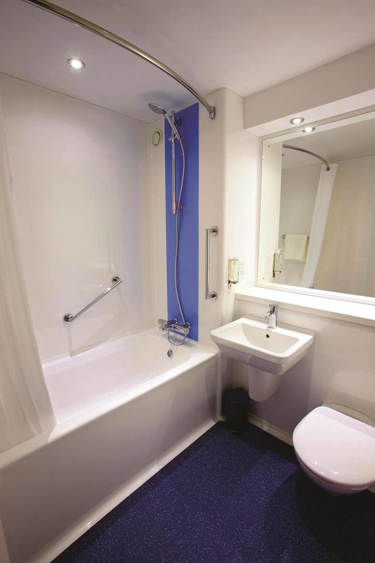 Ibis Budget London Heathrow T5 Slough Exterior foto